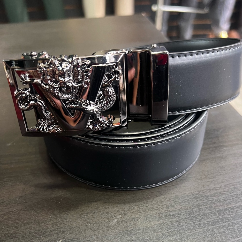 Men’s belt 
Fashionable 
One size fits all 
Slide belts